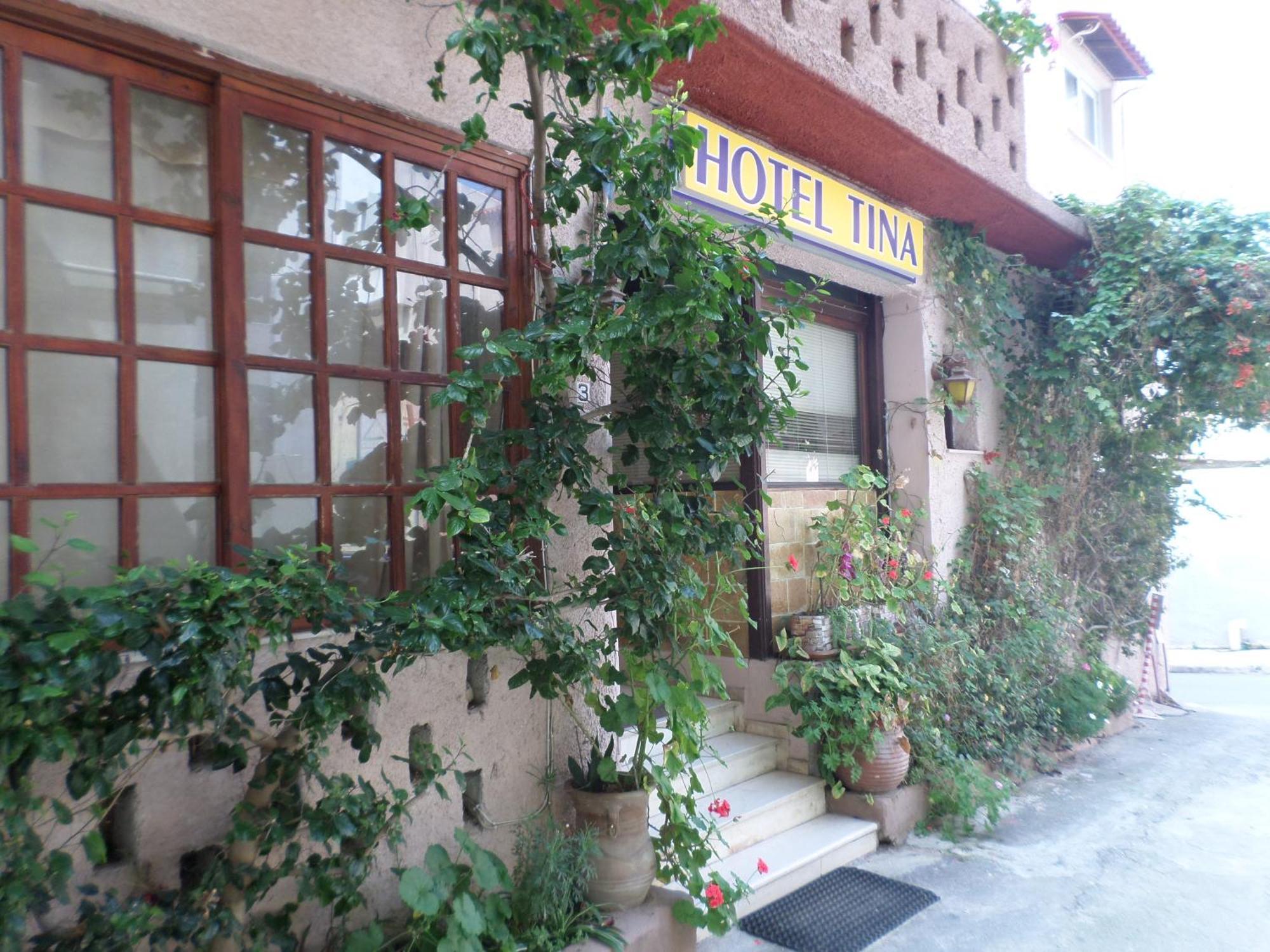 Tina Otel *